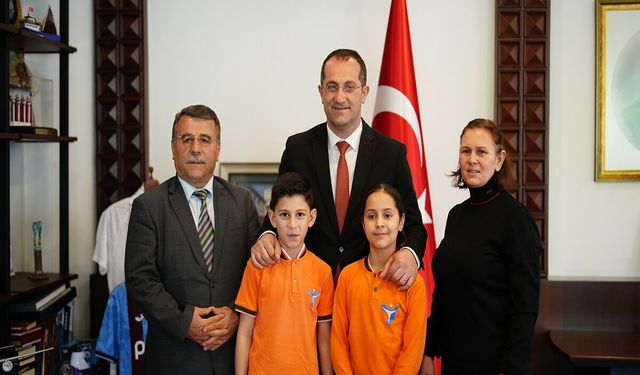 Başkan Ekim koltuğunu emanet etti! 23 Nisan heyecanı...