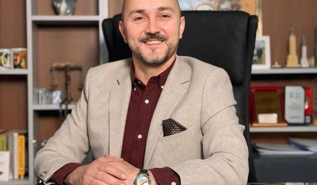 Kırmızı ışıkta duran çekiciye, arkadan hızla çarpan otomobil sürücüsü hayatını kaybetti