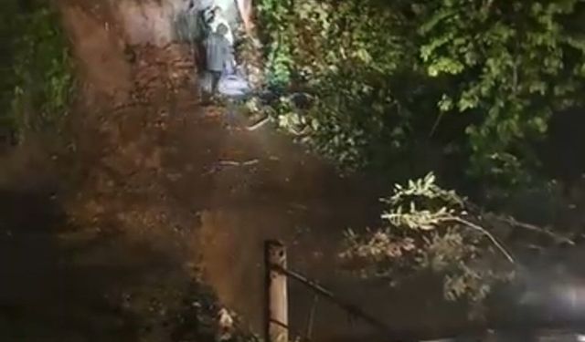 Bölgemizde heyelan: Köy yolu ulaşıma kapandı