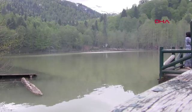 Artvin - Karagöl, bayramda yerli ve yabancı turistleri ağırladı