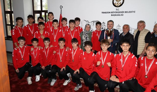 Başkan Genç, şampiyon takımı ağırladı