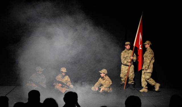 Trabzon'da "Yönetmen Öğretmen Tiyatro Festivali" başladı