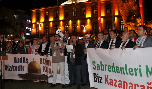 Trabzon'da İsrail güçlerinin Küresel Sumud Filosu'na saldırısına tepki gösterildi