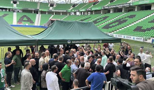 Sakaryaspor'un olağan genel kurulu gerginlik nedeniyle ertelendi