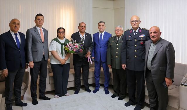 Bayburt'ta şehit ailesi ve gaziye bayram ziyareti