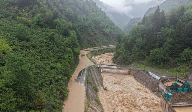 Giresun'da sağanak nedeniyle yol ulaşıma kapatıldı