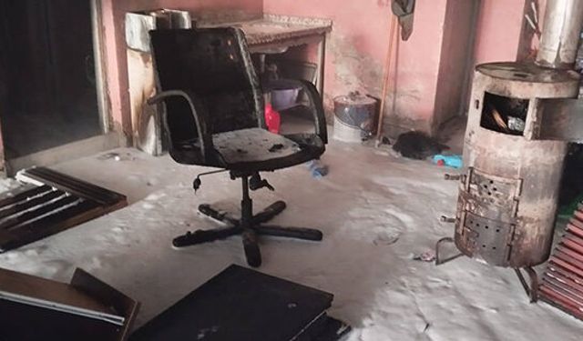 Sobaya dökülen tinerin parlamasıyla ağır yaralanan genç 2 günlük yaşam savaşını kaybetti