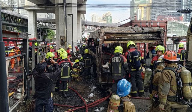 Tayland’da hemzemin geçit faciası: 8 ölü