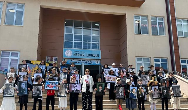 Yomra’da 19 Mayıs Coşkusu: 3-E Sınıfı “Cumhuriyetin İlkleri" İle Geleceğe Işık Tuttu