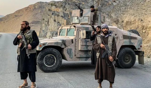 Asker ve memura akıllı telefon yasağı
