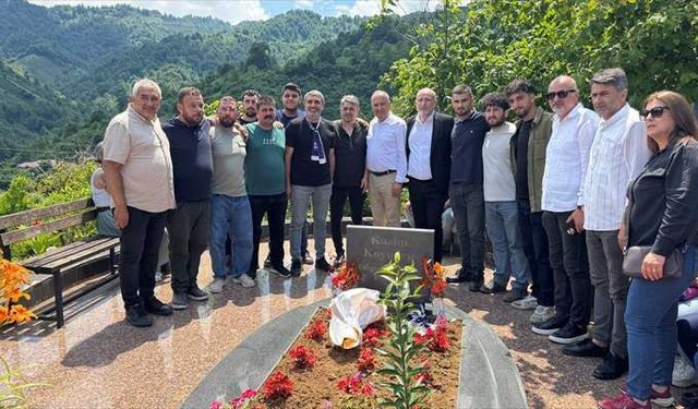 Vefatının 21.yılında mezarı başında anıldı
