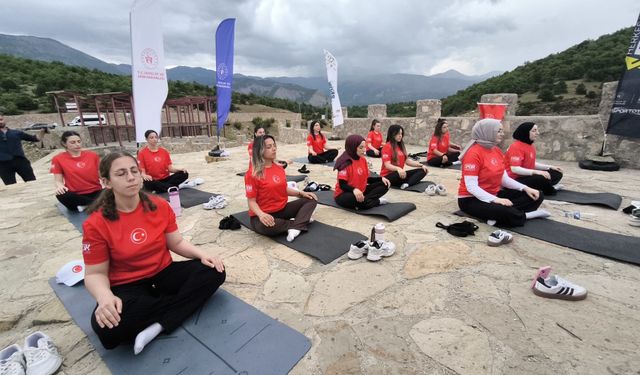 Cehennem Deresi Kanyonu'nda dünya yoga günü etkinliği