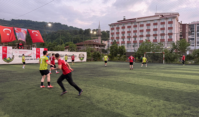 Bakanlığın pilot spor projesi Artvin'de gençleri sahaya indirdi