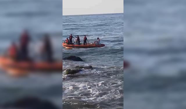 Uyarılara rağmen denize giren genç kayboldu
