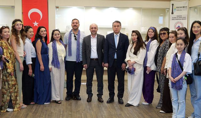 Kazakistanlı Acenteler Trabzon'da: "Kazak Gençlerini Karadeniz'e Getirmek İstiyoruz"