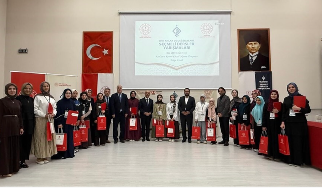Kur’an-ı Kerim’i Güzel Okuma Yarışması Bölge Finali'nde Trabzon'u temsil ettiler