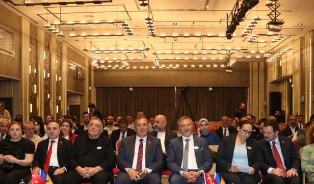 Trabzon'da "Türkiye-Romanya Ticaret ve Enerji Zirvesi" düzenlendi
