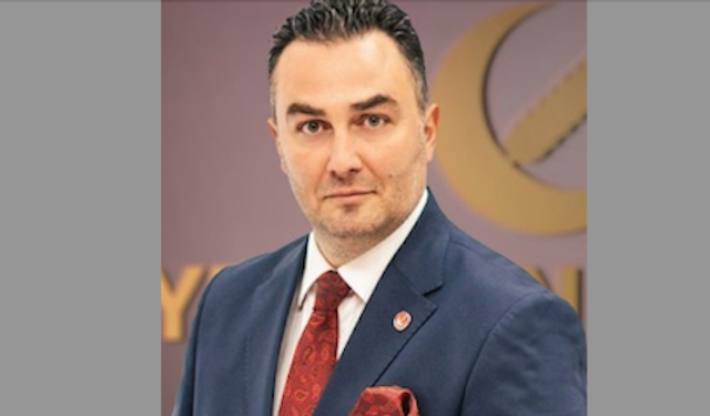 Yeniden Refah Partisi Genel Başkan Yardımcısı Gezgin'in içinde bulunduğu makam aracı kaza yaptı: 3 yaralı