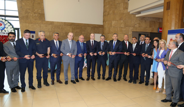 Başkan Genç'ten hükümlülerin sanat sergisine destek
