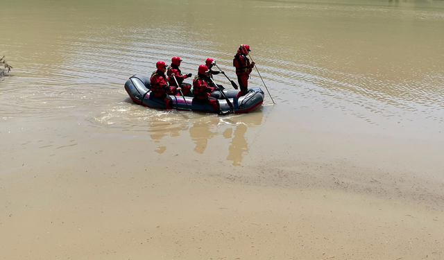 Aras Nehri’nde kaybolan genç çoban 4 gündür aranıyor