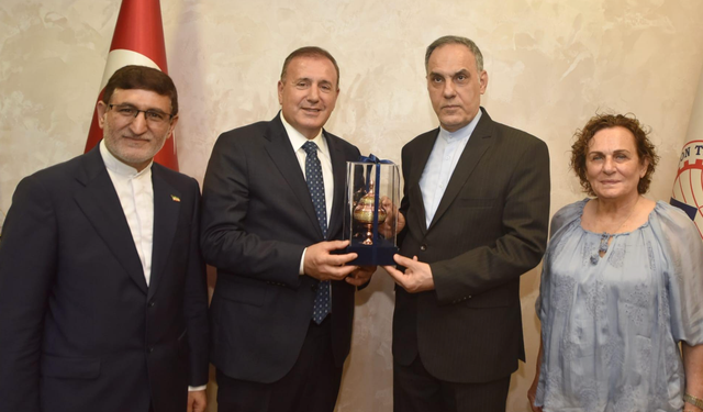 İran Büyükelçisi TTSO'yu ziyaret etti "Trabzon'u yeniden transit noktası olarak kullanmak istiyoruz"
