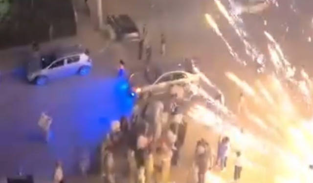 Nişan kutlamasında büyük panik! Havai fişek kalabalığın üzerine patladı