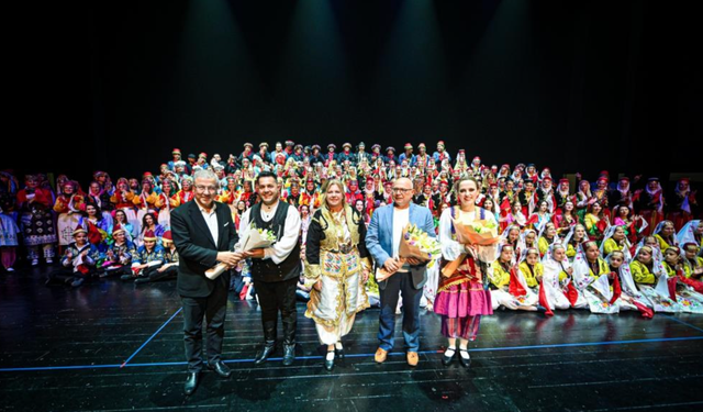 Karagöz Halk Dansları'ndan muhteşem final