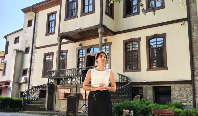 Trabzon’da yetişkinler masal akşamında buluştu