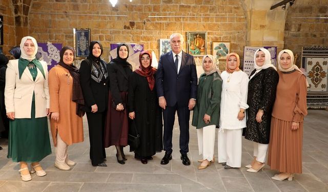 Bayburt'ta "Gelenekten Geleceğe Uzanan El Emeği" sergisi açıldı
