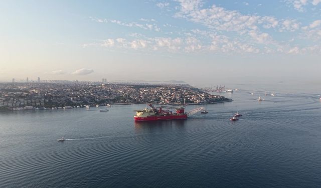 İstanbul Boğazı’nda alarm! Trafik çift yönlü kapatıldı