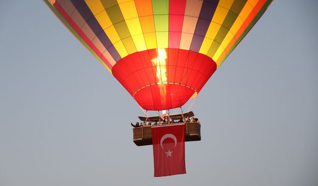 253 şehidin  resimleri  gökyüzünde