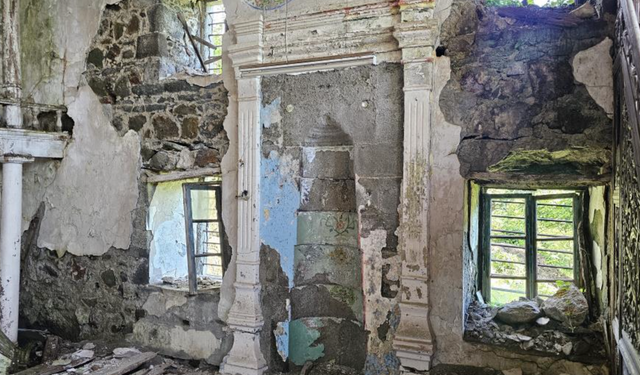 Tarihi cami 20 yıldır restorasyon bekliyor: "Bir 20 yıl daha bekleyemeyiz"
