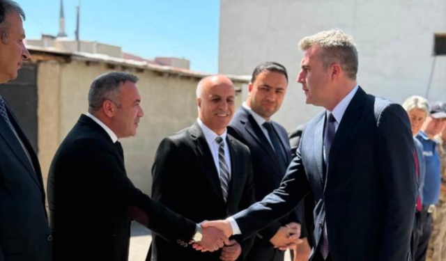 Özalp Kaymakamı Bolat görevine başladı