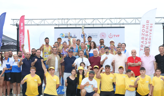 Yalıncak Plajı’nda muhteşem final