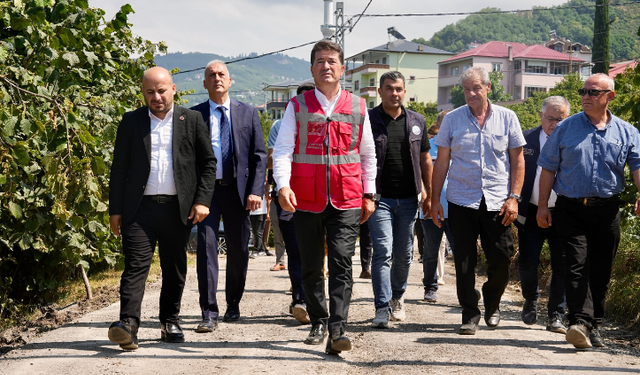 Ortahisar'da ulaşım seferberliği... 180 ton asfalt