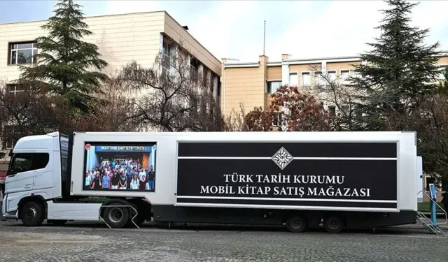Türk Tarih Kurumu Mobil Kitap Satış Mağazası Tüm Türkiye’de Okurla Buluşuyor
