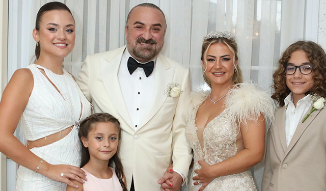 Volkan Konak 25 yılın üstüne eşine düğün yaptı!