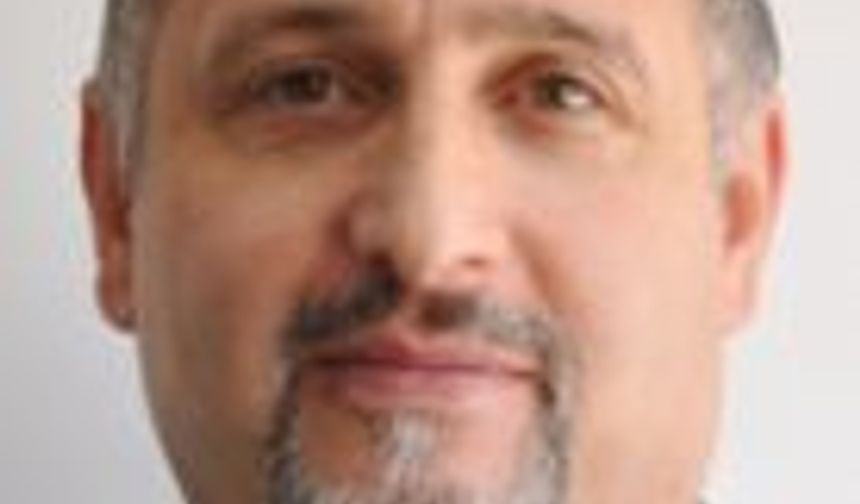 Zoru görünce pankart açmak