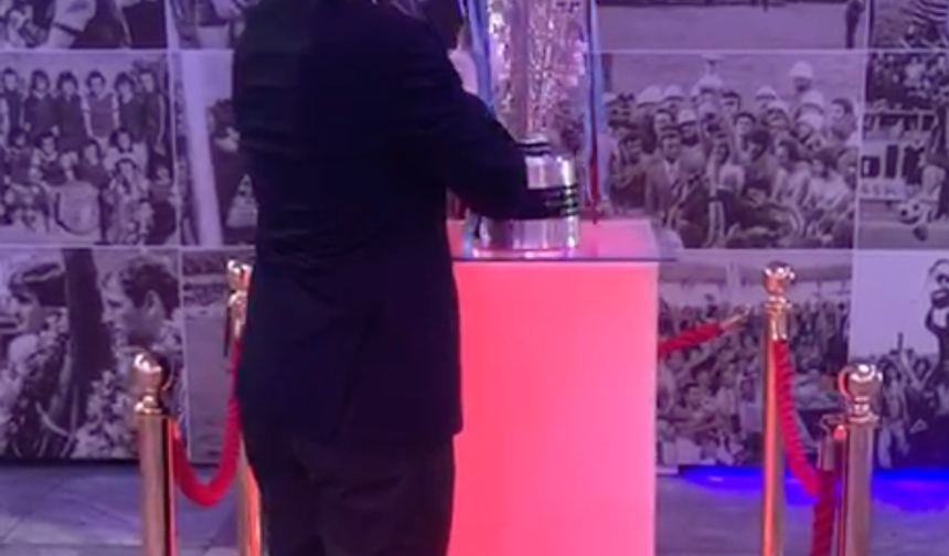 Trabzonspor'un kupası müzeye geldi