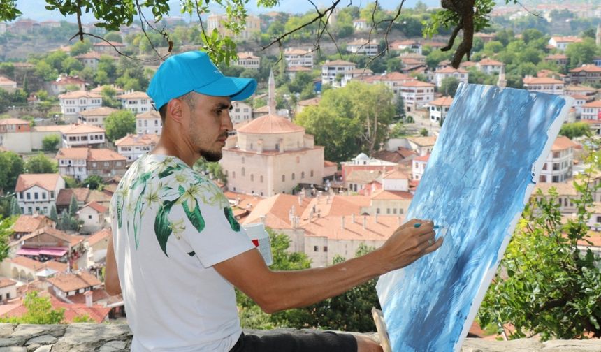 Türki Cumhuriyetlerden ressamlar Safranbolu'nun güzelliklerini resimlerine yansıtıyor