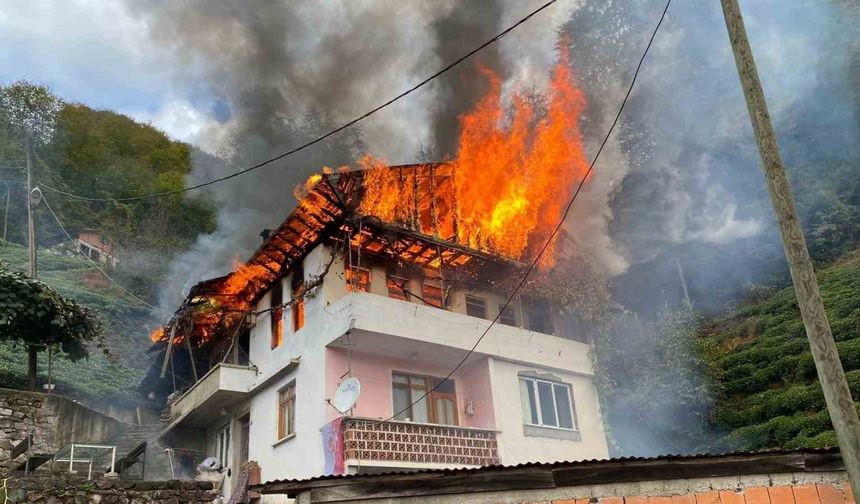 Trabzon’un Sürmene ilçesinde korkutan yangın