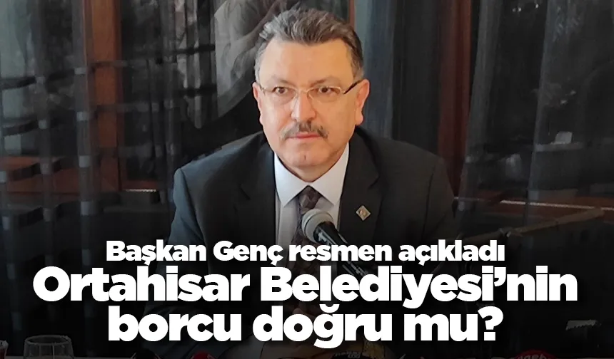 Trabzon Büyükşehir Belediye Başkanı Ahmet Metin Genç açıklamalarda bulunuyor