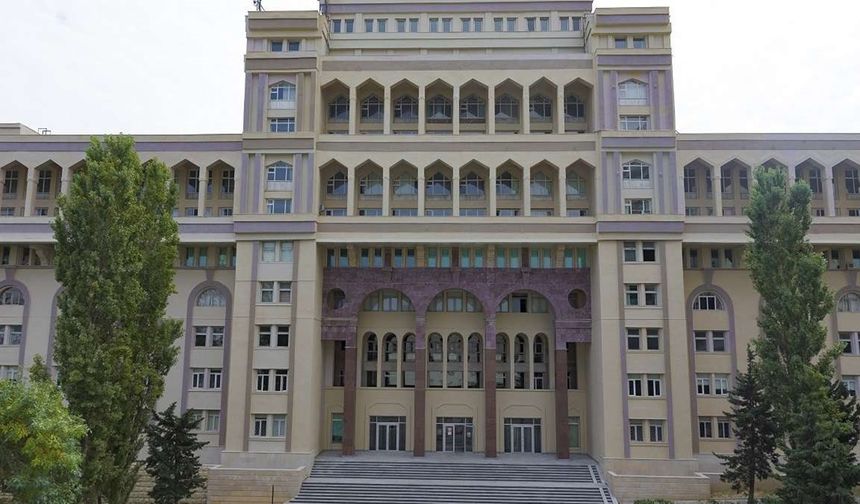 Azerbaycan'da Üniversite Eğitimi: Fırsatlar ve Avantajlar