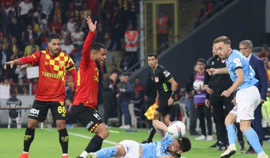 Trendyol Süper Lig: Göztepe: 0 - Trabzonspor: 0 (İlk yarı)