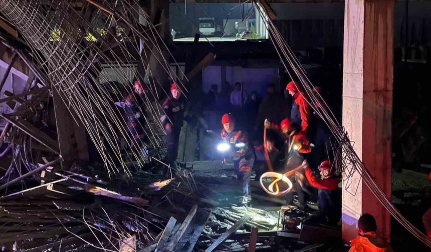 Trabzon’da çöken inşaat iskelesinin altında kalan işçiyi arama çalışmaları sürüyor