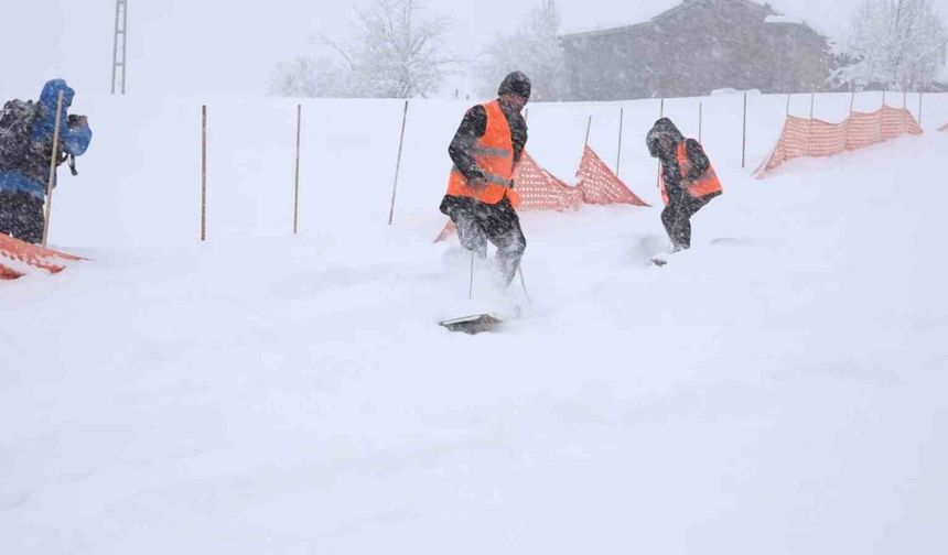 Rizelilerin Snowboard’ı Petranboard nefes kesti