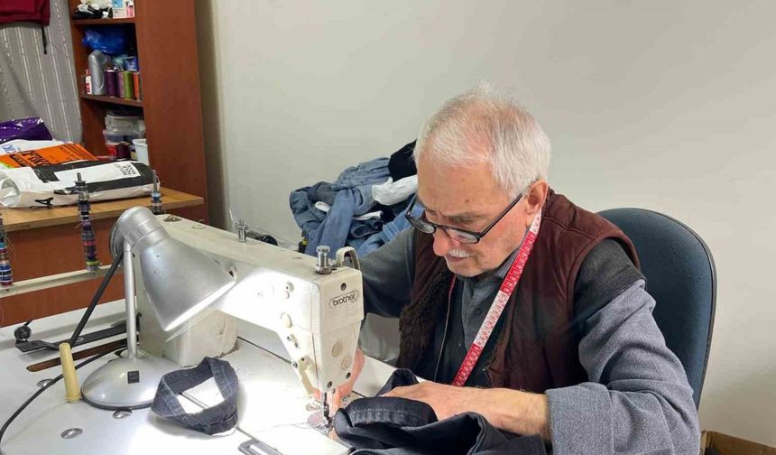 Artvinli Ziver usta 63 yıldır terzilik mesleğini sürdürüyor