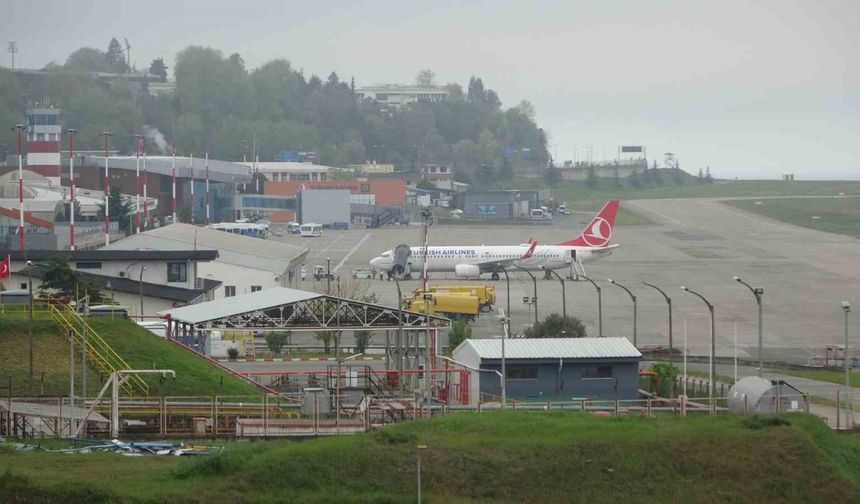 Trabzon’da hava ulaşımına sis engeli bugün de devam ediyor