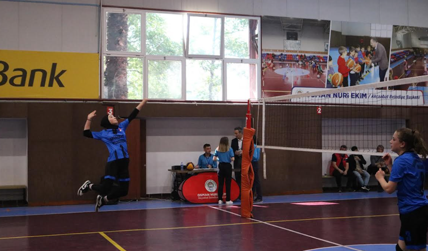 Akçaabat’ta  19 mayıs voleybol turnuvası başladı