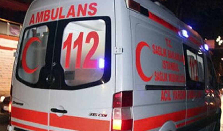 Hafif ticari araçla çarpışan motosikletin sürücüsü öldü